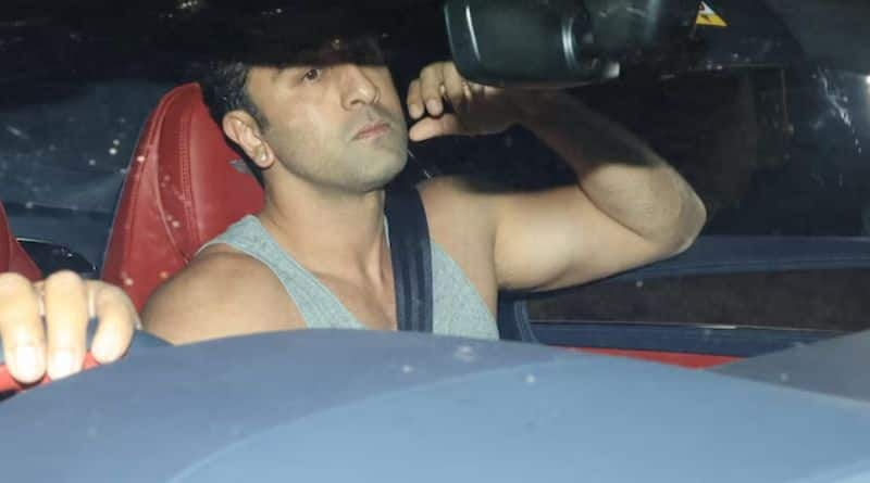 Ranbir Kapoor upset as fans run after his new Rs 6 crore Bentley vvk