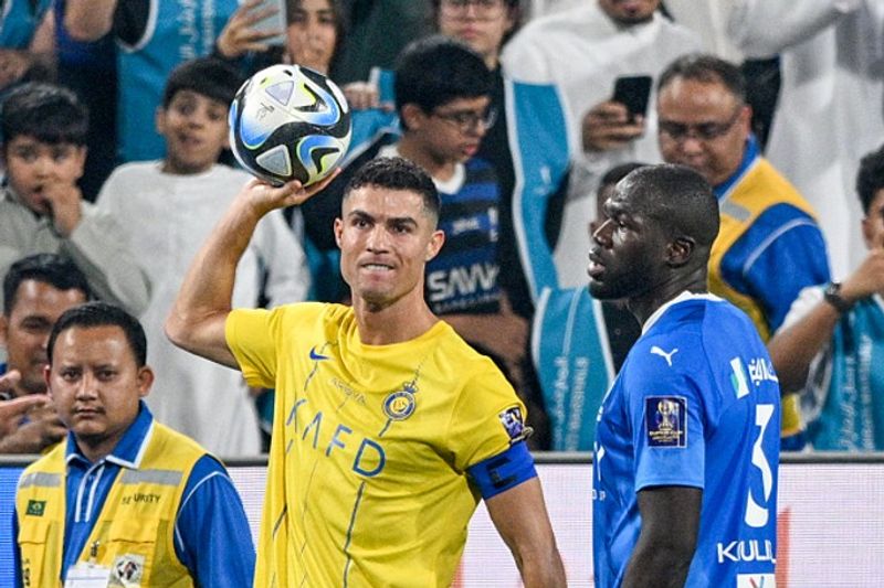 Cristiano Ronaldo sees RED, raises fist towards referee during Al-Nassr's Saudi Cup defeat to Al-Hilal (WATCH) snt