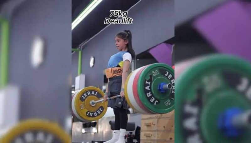 nine year olds 75kg deadlift shocks internet 