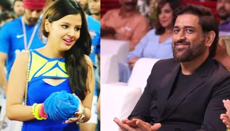 MS Dhoni took test retirement because of Sakshi Dhoni throwback video goes viral kvn