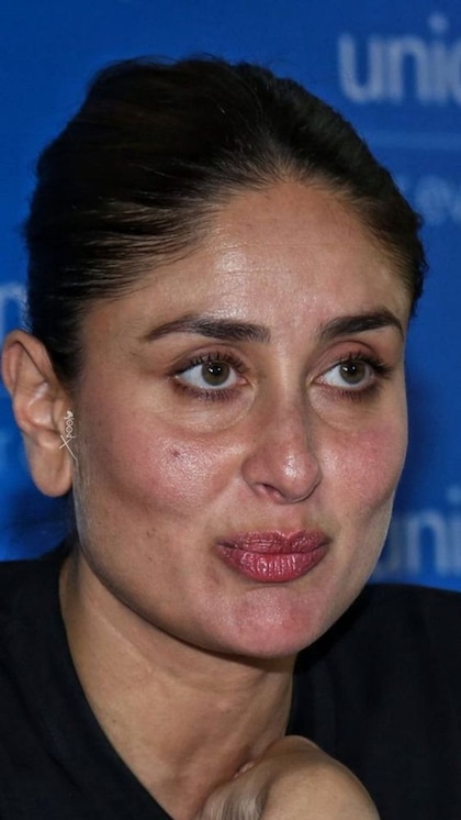 <p>बॉलीवुड की बेबो करीना कपूर खान भले पर्दे पर जवान लगती हो लेकिन बिना मेकअप के उनके चेहरे पर ढलती उम्र साफ दिकती है। यहां तक एक्ट्रेस के गालों पर झुर्रियां पड़ गई हैं। </p>
