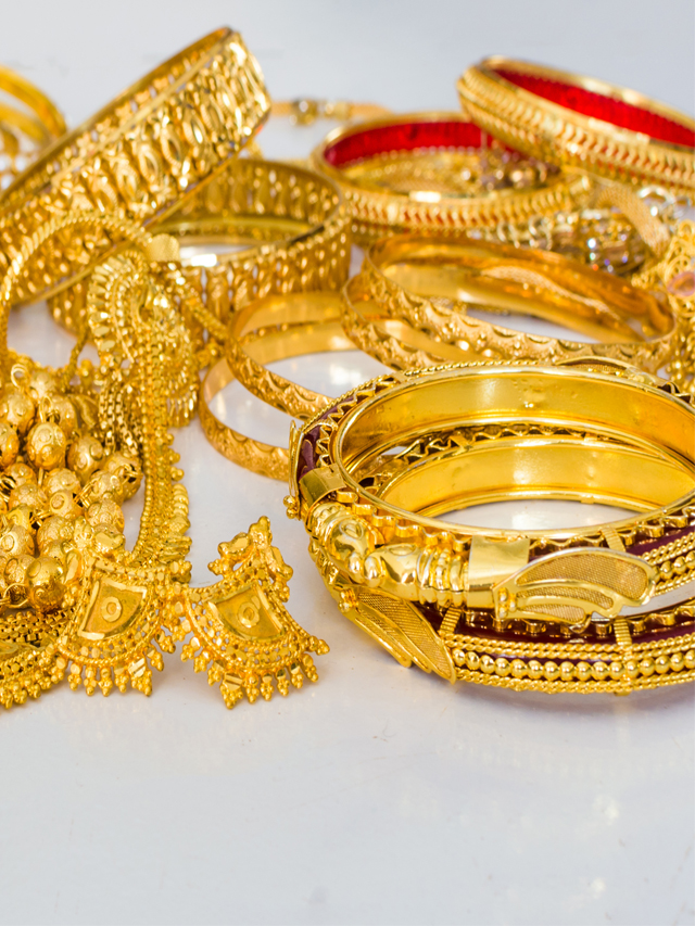 Kerala Gold Rate Today, April 16 2024: Price of one sovereign of gold crosses Rs 54000; Check anr