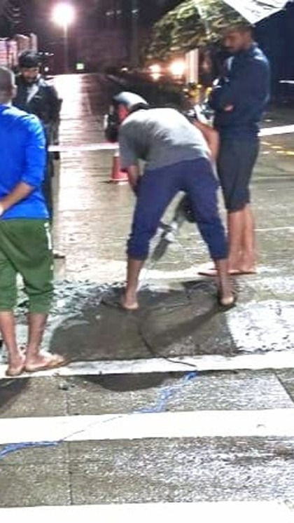 <p>क्या आपकी गली में कोई स्पीड ब्रेकर बना है। जिससे आपकी कार का निचला हिस्सा आए दिन टकराता है और आप विवाद से बचने के लिए चुप रहते हैं, तो रुकिए। आज हम आपको इसके रूल बताने जा रहे हैं।</p>

<p> </p>
