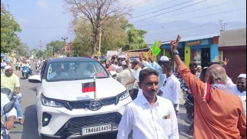 DMK candidate A. Raja encouraged the youth who collected votes in favor of AIADMK in Mettupalayam vel