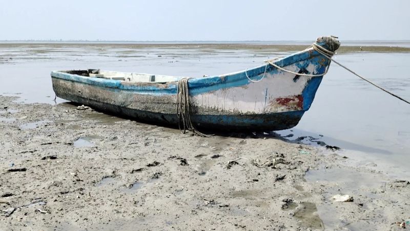 In Rameswaram, fishermen and public are scared due to sea water intrusion vel