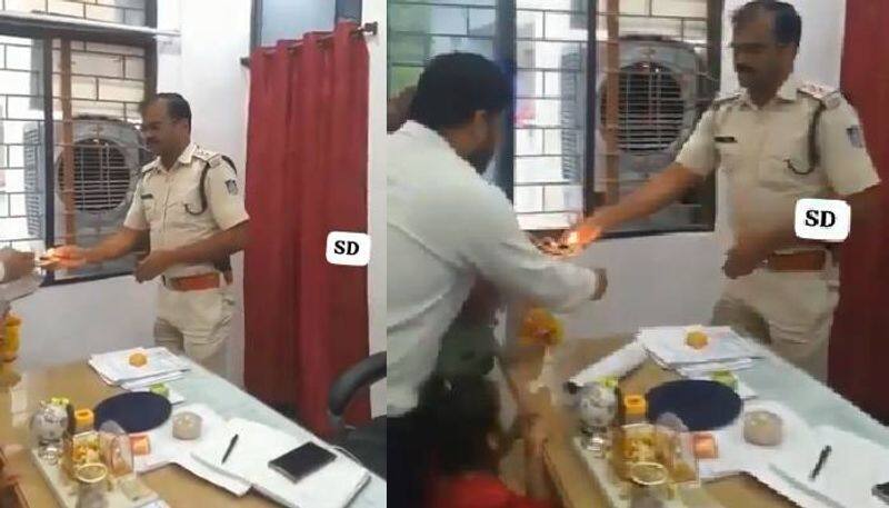 VIRAL VIDEO Couple Performs Police Aarti Over Inaction in Madhya Pradesh KRJ