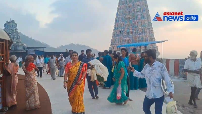 Actress Roja visit Thiruttani murugan temple gan