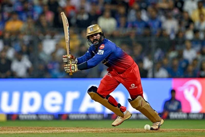 IPL 2024 'Shabash DK, dimaag main WC chal raha hai': MI star Rohit Sharma's banter caught on stump mic (WATCH) snt