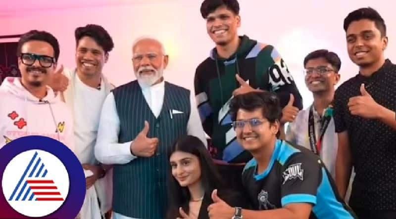 PM Narendra Modi interacts with Indias top gamers rav