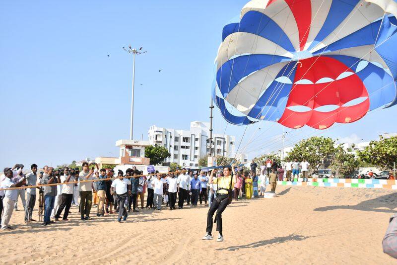 Election Officer Radhakrishnan who did Para Sailing to create awareness about voting KAK