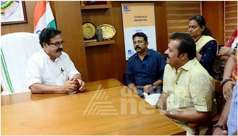 Kerala bjp backs thrissur left party mayor MK Varghese who praised suresh gopi anr