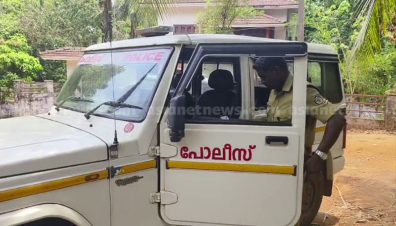 autorickshaw driver threatened bus driver with sword in malappuram