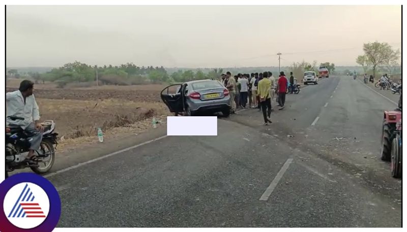 car and truck accident in Vijayapura many dead  gow