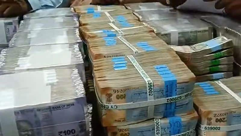 Namakkal Rs. 2.83 crore seized.. election flying squad tvk