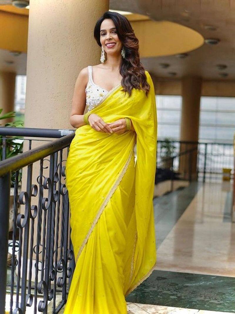 Mallika sherawat 7 saree image zkamn