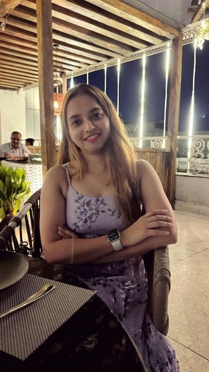 <p>बायोटेक्नोलॉजी एंड फूड टेक्नोलॉजी में एमटेक की डिग्री हासिल करने वाली पूजा यादव पढ़ाई के बाद कनाडा शिफ्ट हो गई थीं। कुछ सालों तक वहां  नौकरी करने के बाद वह जर्मनी चली गईं थी।</p>

<p> </p>

<p> </p>

<p> </p>
