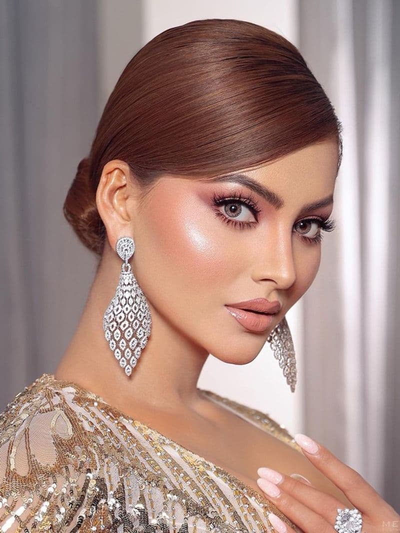 Urvashi rautela latest jewelry design 2024 zkamn