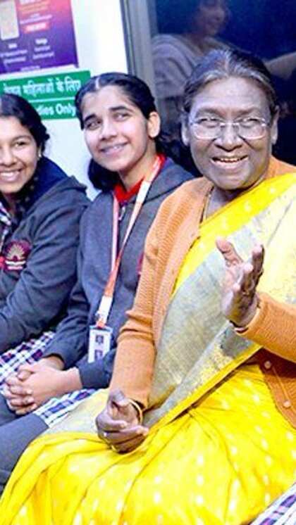 <p>Central School Admission: KVS में एडमिशन शुरू हो गया है।अगर आपके मन में ये सवाल है कि अपने बच्चे के लिए KVS ही क्यों चुनना चाहिए? तो आइए हम इसके बेहतर होने के 10 कारण बताते हैं।</p>

