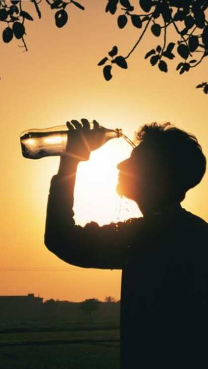 अप्रैल महीने में गर्मी से परेशान हुए लोग