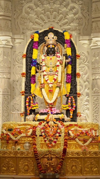 <p>जानकारी के अनुसार रामनवमी पर विशेष मुहूर्त दोपहर में 12 बजकर 17 मिनट कर सूर्य की किरणें रामलला की अभिषेक करेंगी। ये क्रम 5 मिनट तक चलेगा।<br />
 </p>

