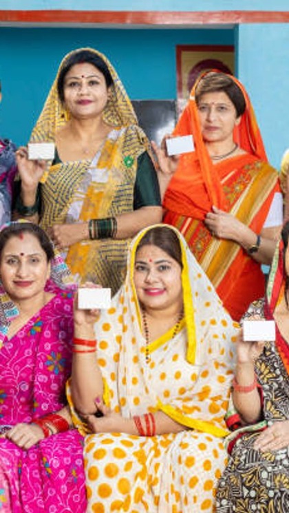 <p>राष्ट्रीय मतदाता सेवा पोर्टल https://voters.eci.gov.in/ पर जाएं और रजिस्ट्रेशन करें (अपने मोबाइल नंबर का उपयोग करके)।<br />
 </p>

