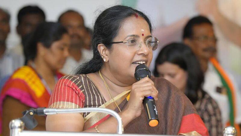 Vanathi Srinivasan accuses Rahul Gandhi of speaking divisive politics KAK