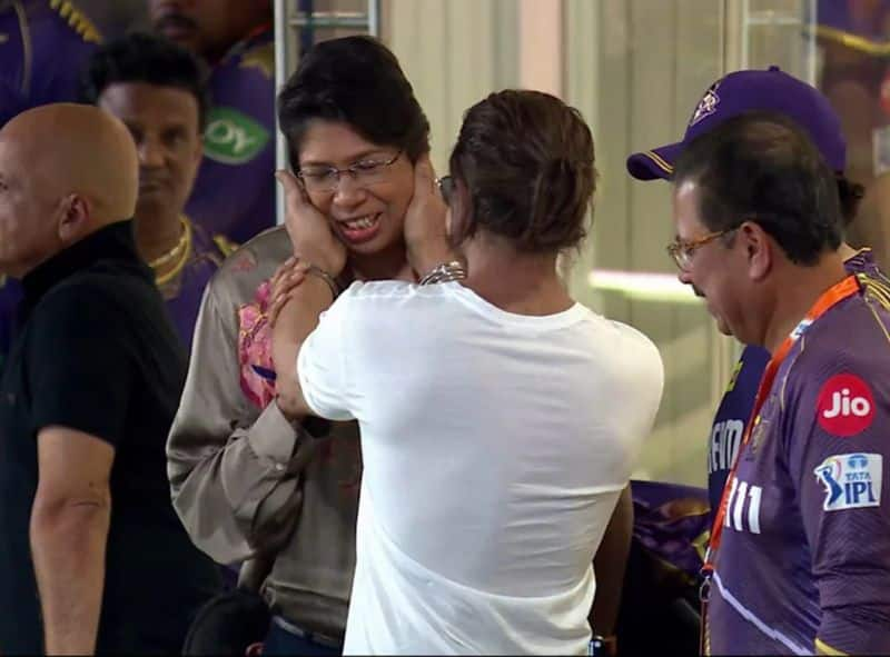 IPL 2024: Shah Rukh Khan's memorable encounter with Jhulan Goswami in the KKR vs RR showdown (WATCH) osf