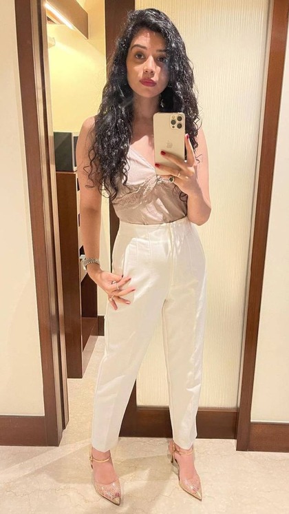 <p>एक्ट्रेस <strong>Sukirti Kandpal </strong>लोगों के बीच तेजी से पॉपुलर हो रही हैं। दमदार एक्टिंग से पहचान बनाने वाली सुकीर्ति के लुक को कॉपी किया जा सकता है। </p>
