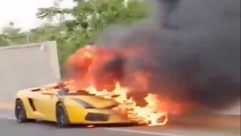 Man Burns Lamborghini Worth Rs 1 Crore Over Dispute With Owner smp