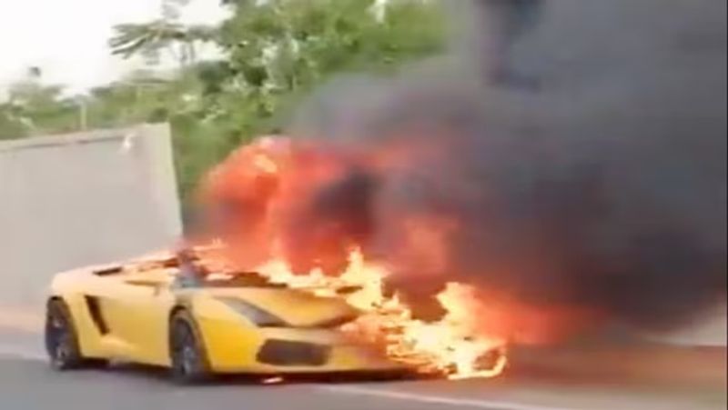 Man Burns Lamborghini Worth Rs 1 Crore Over Dispute With Owner smp