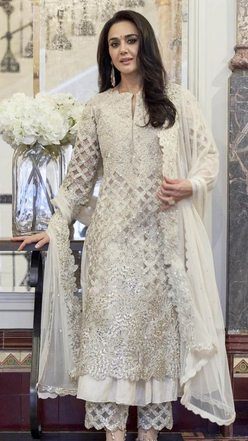 Preity Zinta laest salwar suit design for women kxa 