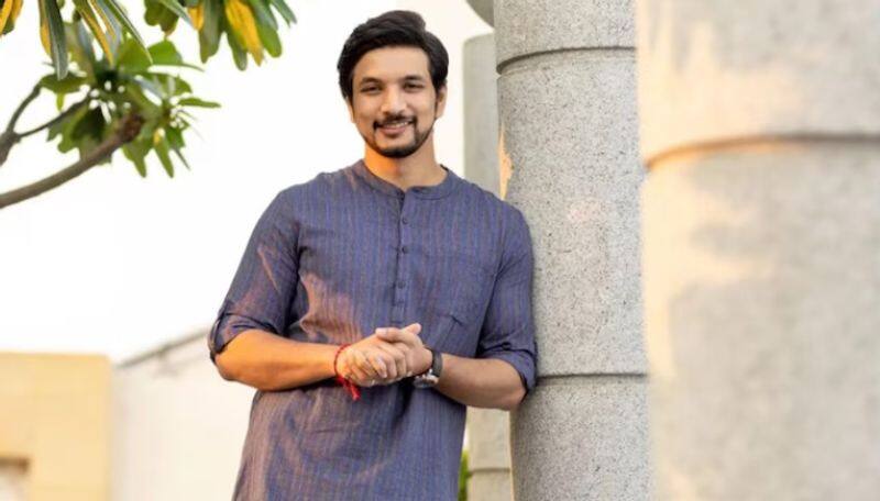 Loksabha election 2024 Actor gautham karthik speaks in phone while in election booth ans