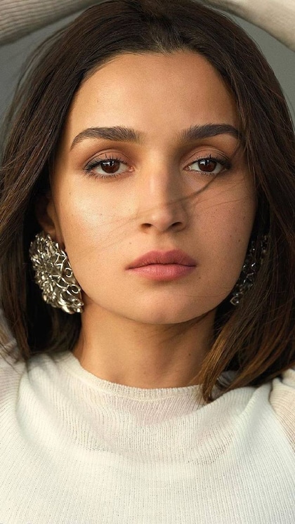 लाखों डॉलर हॉलीवुड फिल्म से,  Alia Bhatt की Net Worth कर देगी हैरान