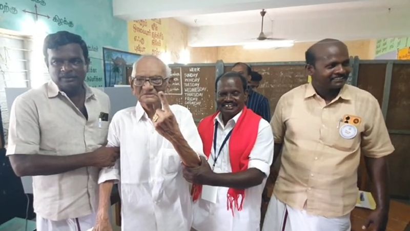 TN CM MK Stalin uncle cast his vote in his 101 age says india alliance will win smp