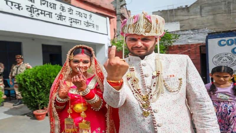 New couple reaches polling station to vote directly after marriage in Kathua Jammu and Kashmir XSMN