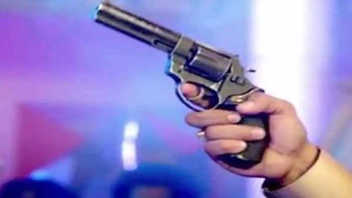 School teacher wife and two children were shot dead by unidentified assailants in Amethi