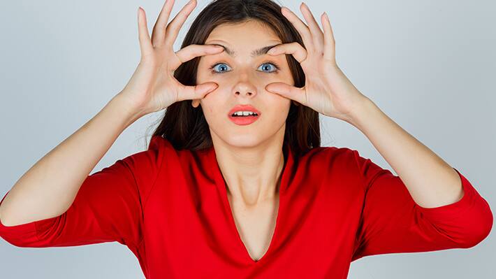 Experts Warn Rubbing Eyes side effects