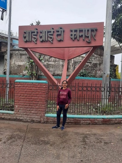 <p>रिपोर्ट के मुताबिक, आईआईटी कानपुर से जुड़े 300 लोग विभिन्न सिविल सर्विसेज में अपनी सेवाएं दे रहे हैं। उनमें केंद्र और राज्य सरकार की सेवाएं शामिल हैं।</p>
