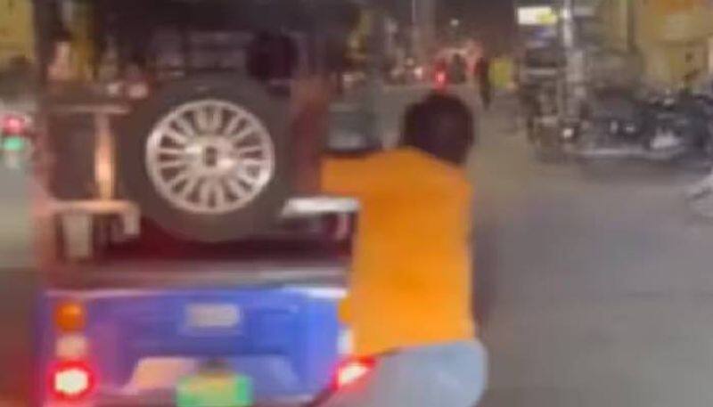 e rickshaw driver drags man shocking video 