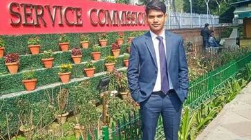 UPSC 2023 cracker Nilesh Ahirwar studied from a government school and passed the country most prestigious exam XSMN