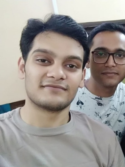 <p>कुुमार केशव से इंटरव्यू में पूछा गया कि बच्चे बहुत अच्छा काम करना चाहते हैं, पर कुछ वर्षों बाद ही वह सिस्टम में ढल जाते हैं, आप क्या करेंगे कि करप्शन खत्म हो जाए?<br />
 </p>
