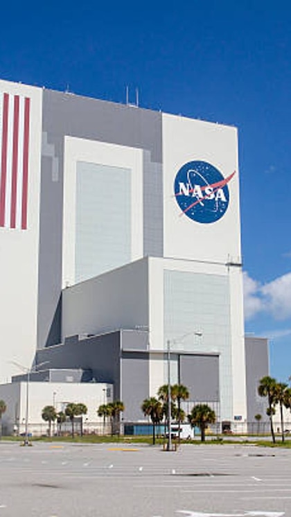 <p>NASA के अनुसार धरती पर 3 स्थान ऐसे पाए गए हैं, जहां सबसे ज्यादा  गुरुत्वाकर्षण बल (Gravitational force)  मिलता है। एक स्थान उत्तराखंड के अल्मोड़ा में कसार पर्वत का क्षेत्र है।</p>

<p> </p>
