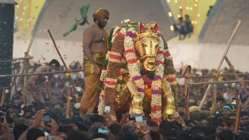 madurai chiththirai festival...kallazhagar enters into vaigai river tvk