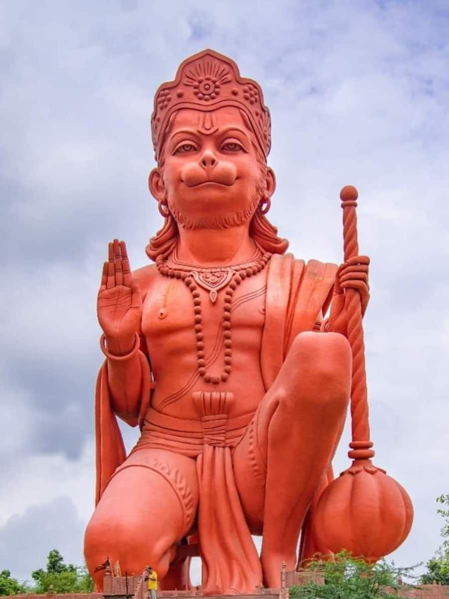 Hanuman Jayanti 2024 हनुमान चालीसा और बजरंग बाण में क्या अंतर है Hanuman Jayanti 2024