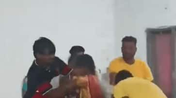 Andhra Pradesh: Bride's family try to 'kidnap' her from wedding venue, attacks groom's side with chilli powder (WATCH)