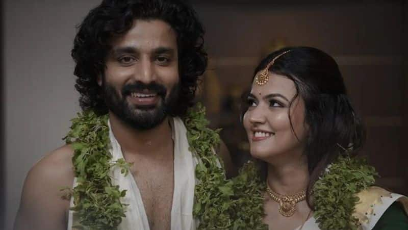 Dada and Beast Movie Actress Aparna Das weds Deepak Parambol marriage photos viral gan