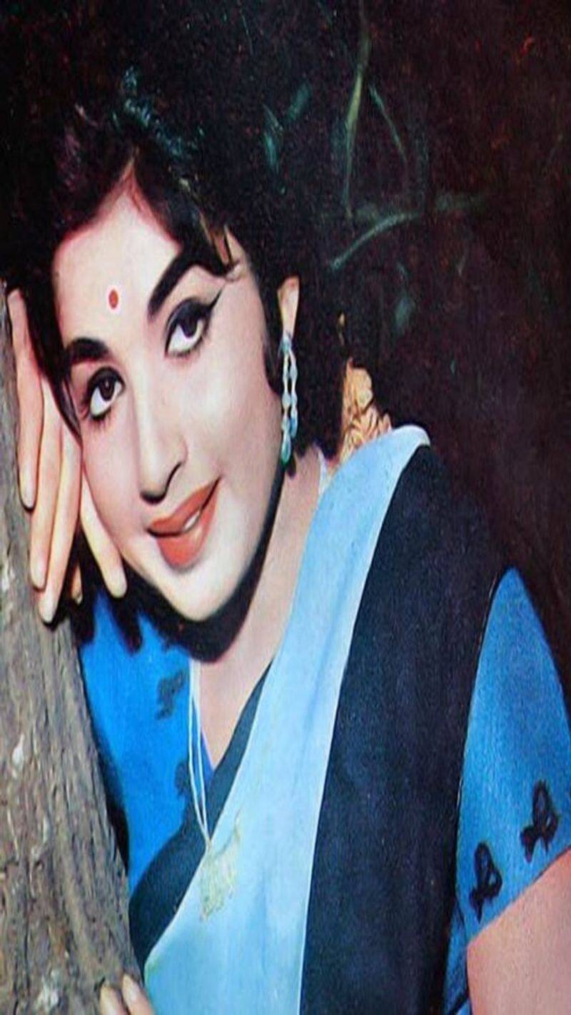 meet richest actress in bollywood history Jayalalithaa had 10,000 sarees 800 kg silver 28 gold kxa 