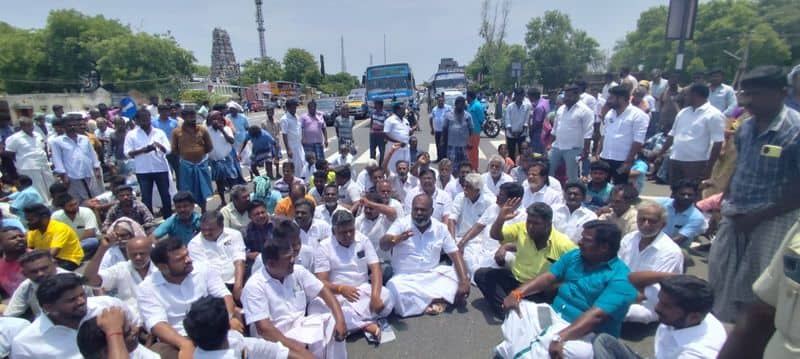 RB Udayakumar who participated in the road blockade protest against the fertilizer plant was arrested KAK