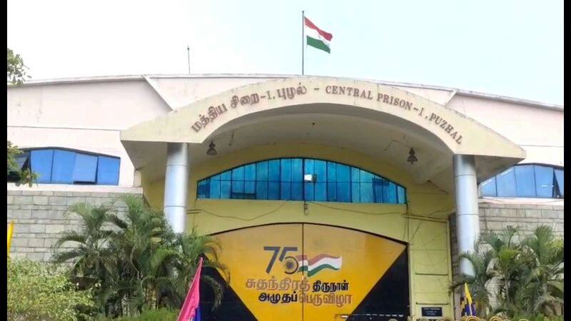 clash between prisoners at chennai central puzhal jail vel