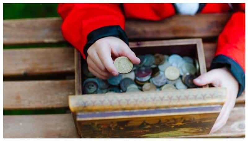 couple excavated 1000 antique coins from the kitchen floor